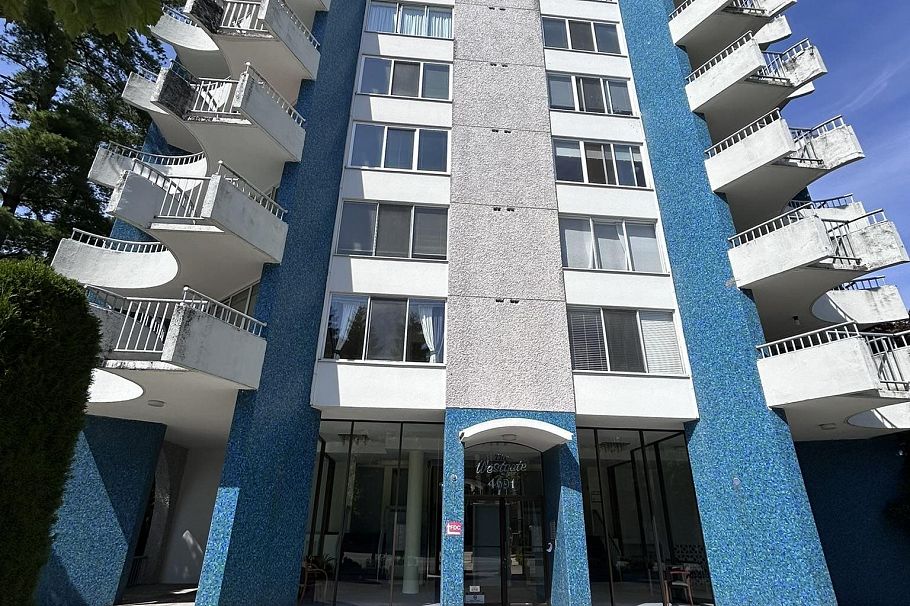 303 4691 W 10th Avenue Vancouver, BC - 5