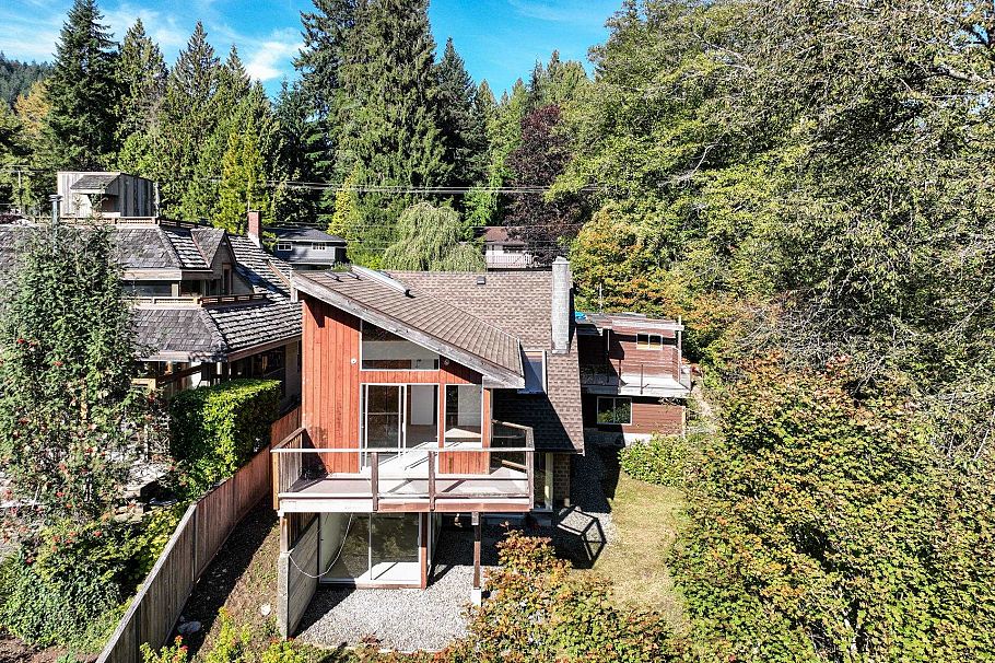 1491 Dempsey Road North Vancouver, BC - 3