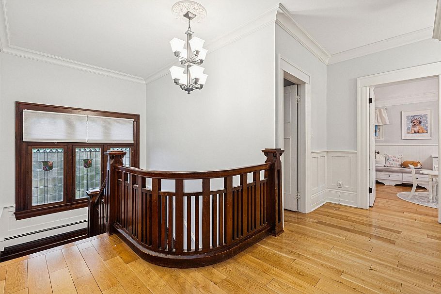 745 Grand Boulevard North Vancouver, BC - 16