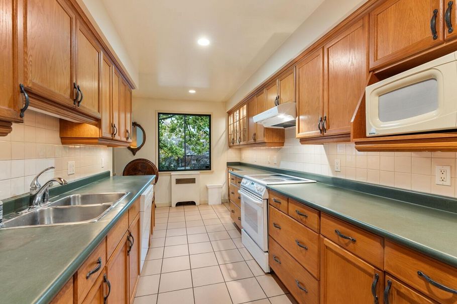 201 1695 W 10th Avenue Vancouver, BC - 3