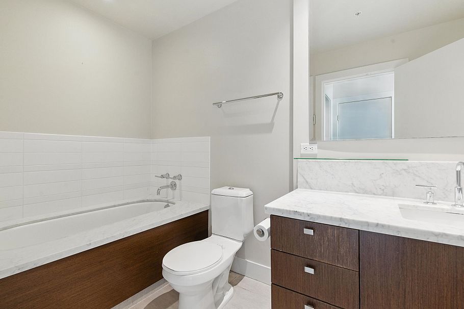 305 6080 Iona Drive Vancouver, BC - 13