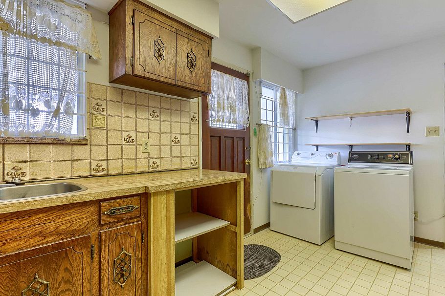 3492 E 49th Avenue Vancouver, BC - 12