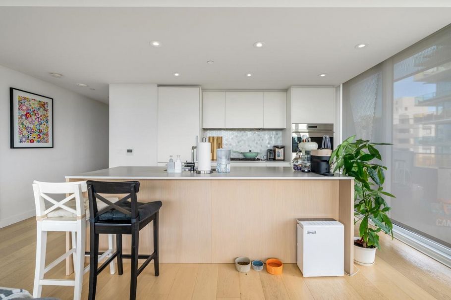 901 1180 Broughton Street Vancouver, BC - 9