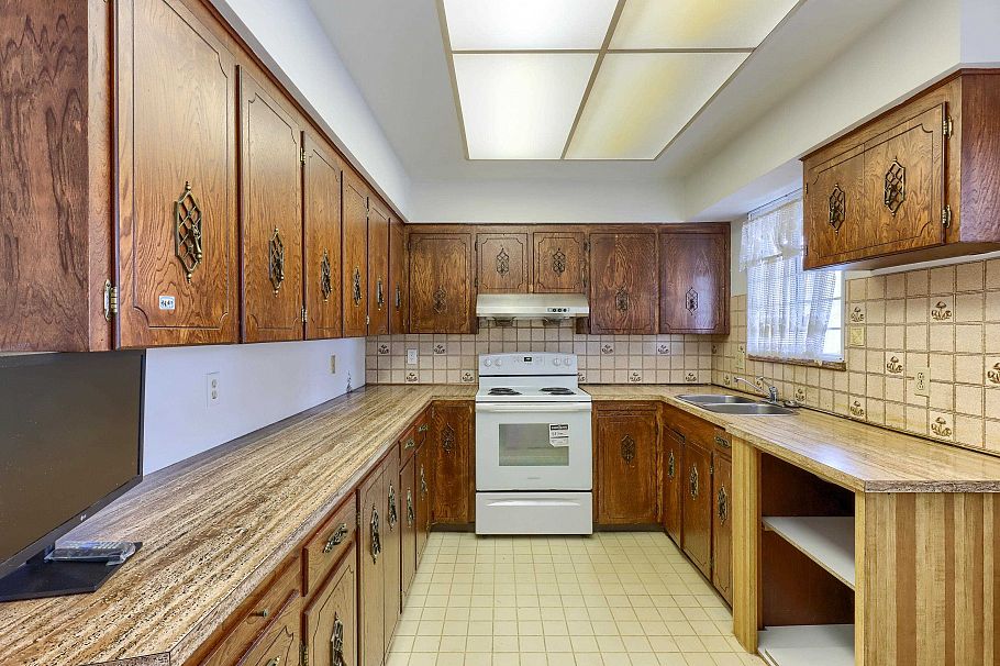 3492 E 49th Avenue Vancouver, BC - 11