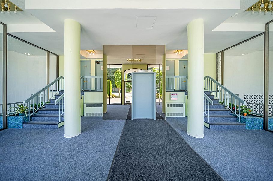 303 4691 W 10th Avenue Vancouver, BC - 4