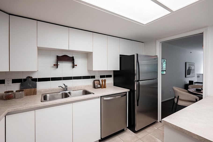 301 1159 Main Street Vancouver, BC - 18