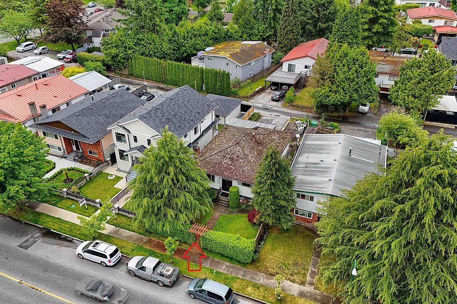 3492 E 49th Avenue Vancouver, BC - 24