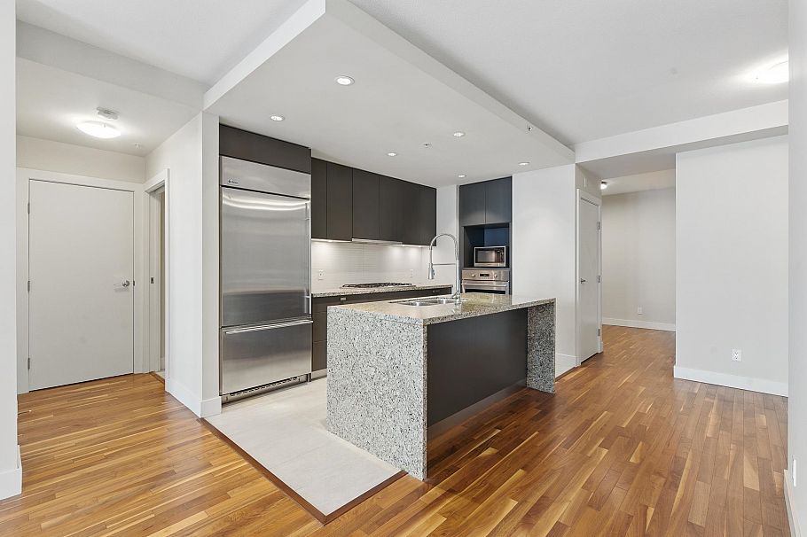 305 6080 Iona Drive Vancouver, BC - 4