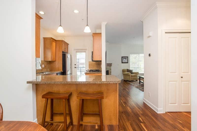 10 3150 Sunnyhurst Road North Vancouver, BC - 8