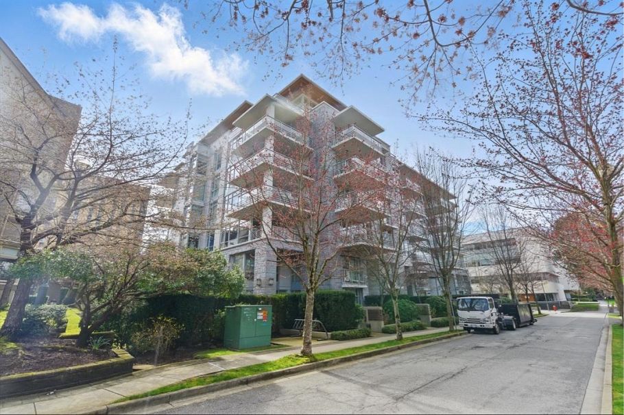 305 6080 Iona Drive Vancouver, BC - 25