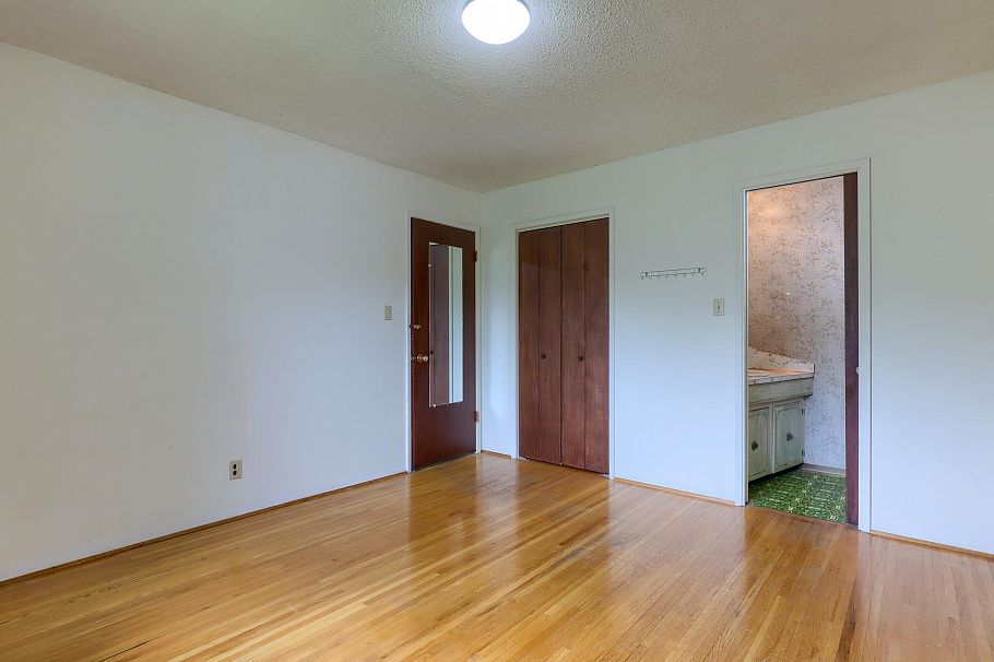 3492 E 49th Avenue Vancouver, BC - 7