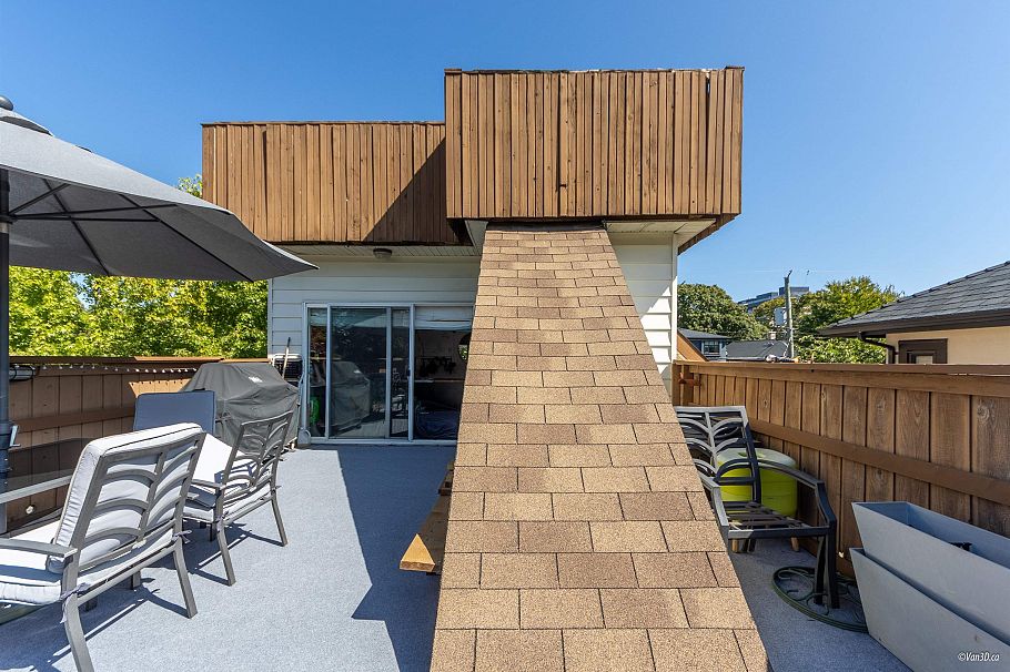 2141 W 47th Avenue Vancouver, BC - 18