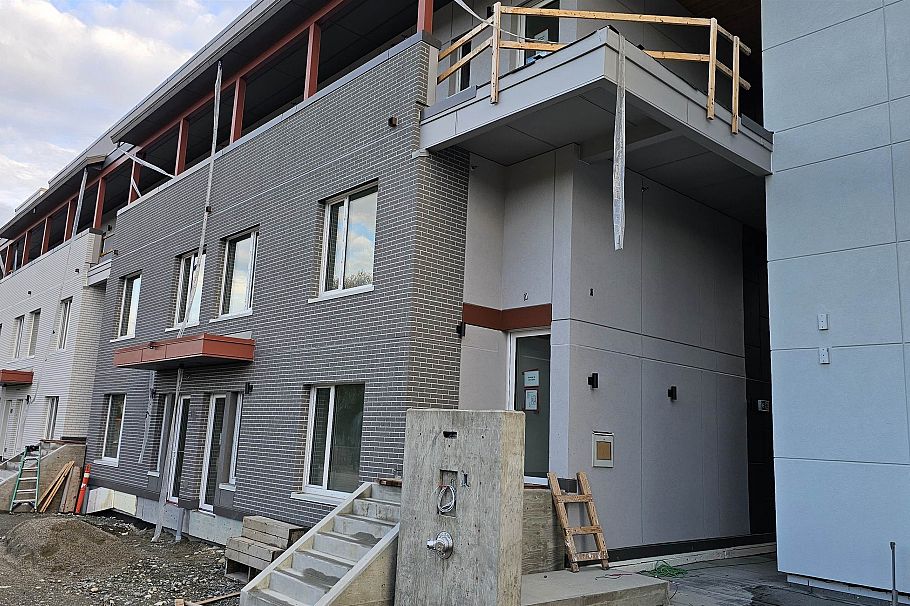 316 2250 E 1st Avenue Vancouver, BC - 2