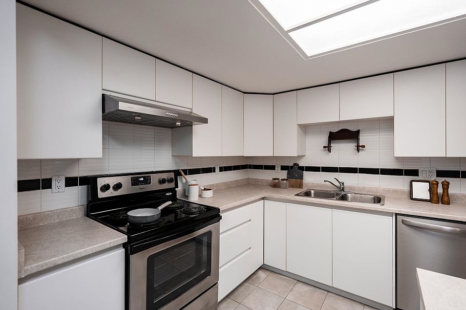 301 1159 Main Street Vancouver, BC - 19