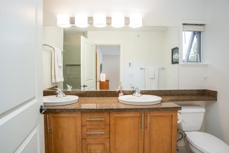 10 3150 Sunnyhurst Road North Vancouver, BC - 20