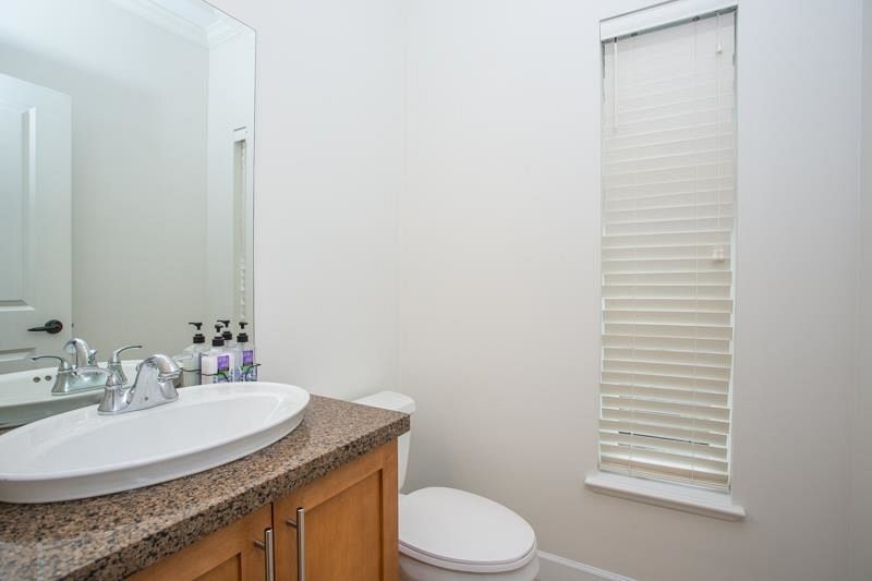 10 3150 Sunnyhurst Road North Vancouver, BC - 22