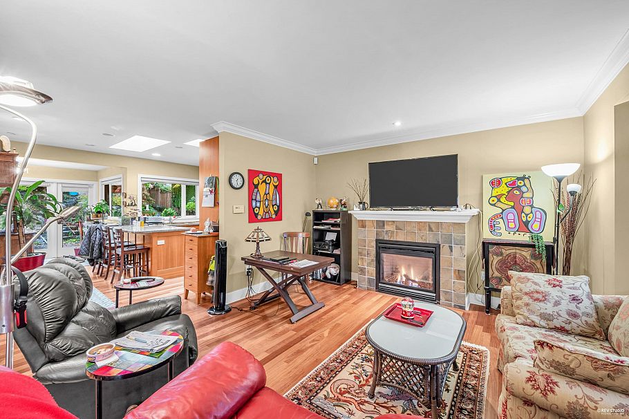 628 E 7th Street North Vancouver, BC - 6