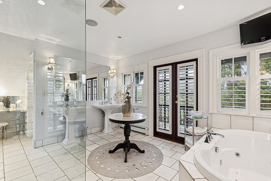 745 Grand Boulevard North Vancouver, BC - 18