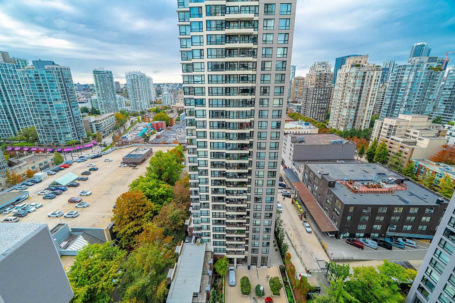 2105 909 Mainland Street Vancouver, BC - 26