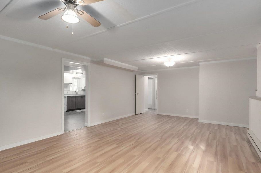 2984 Plymouth Drive North Vancouver, BC - 27