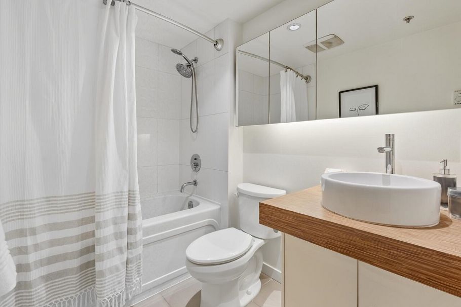 209 168 Powell Street Vancouver, BC - 23