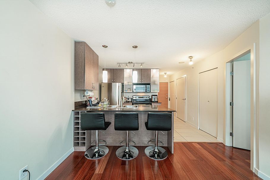 2105 909 Mainland Street Vancouver, BC - 10