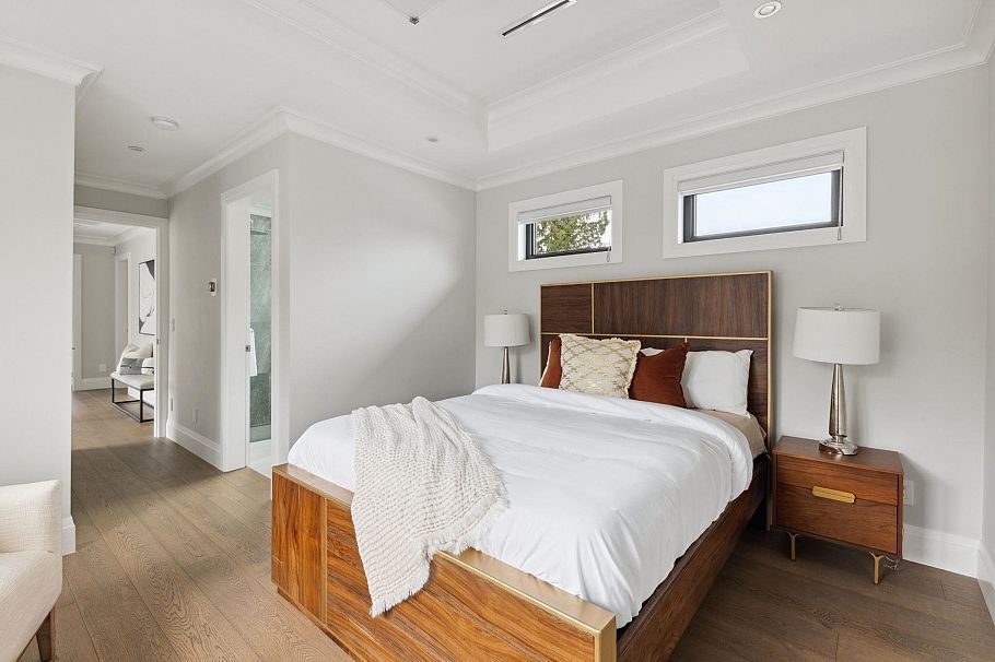 939 Forest Hills Drive North Vancouver, BC - 31