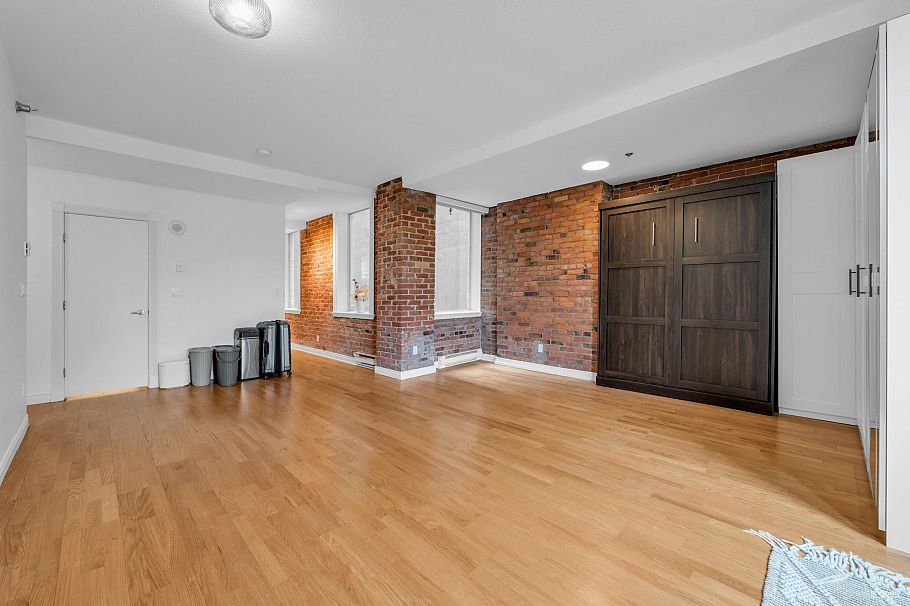 301 233 Abbott Street Vancouver, BC - 12