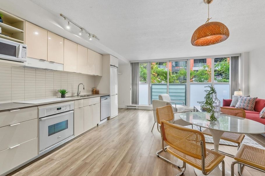 209 168 Powell Street Vancouver, BC - 9