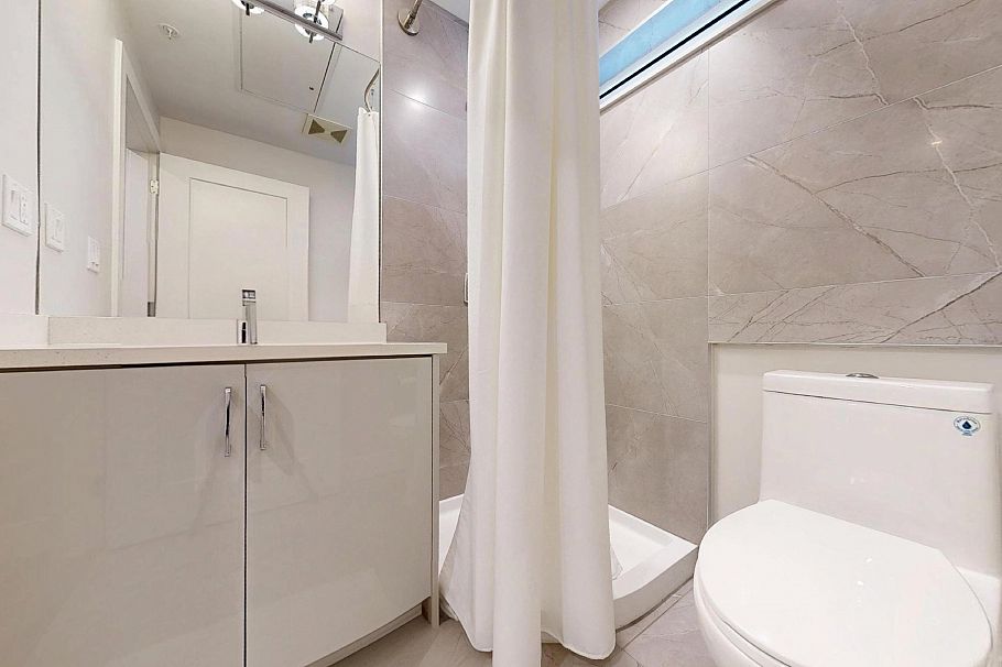 38 7567 Oak Street Vancouver, BC - 23