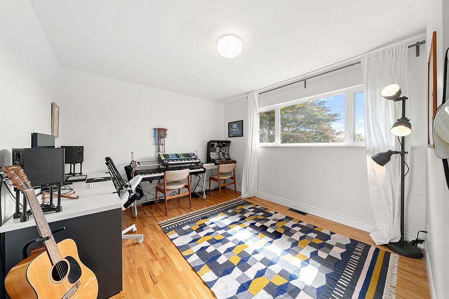 728 E 6th Street North Vancouver, BC - 21