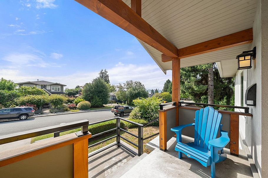 728 E 6th Street North Vancouver, BC - 3