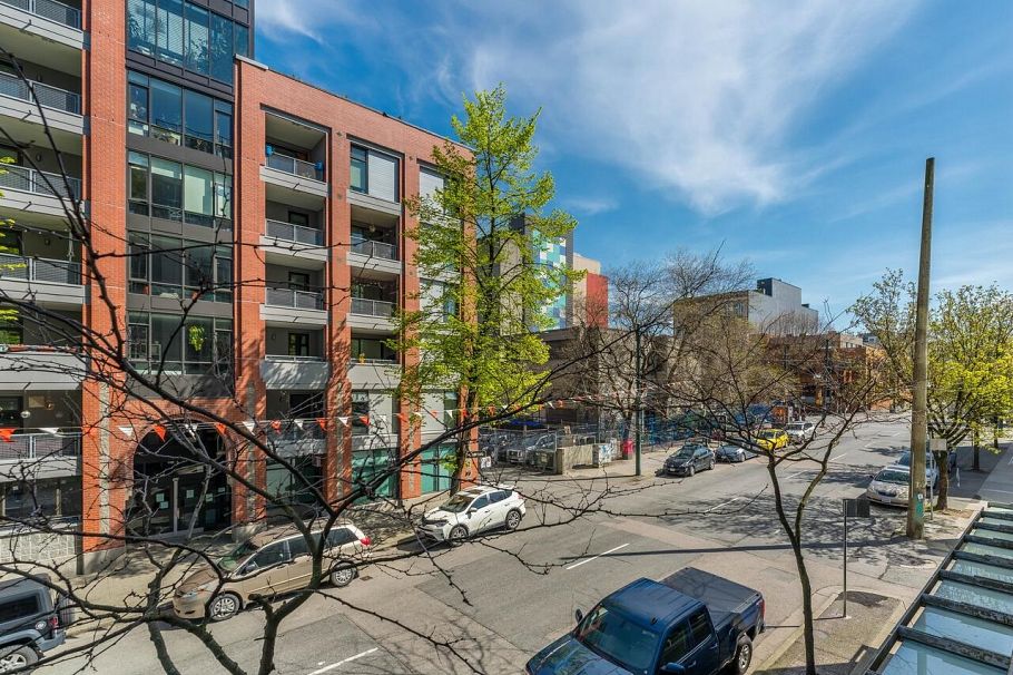 209 168 Powell Street Vancouver, BC - 24