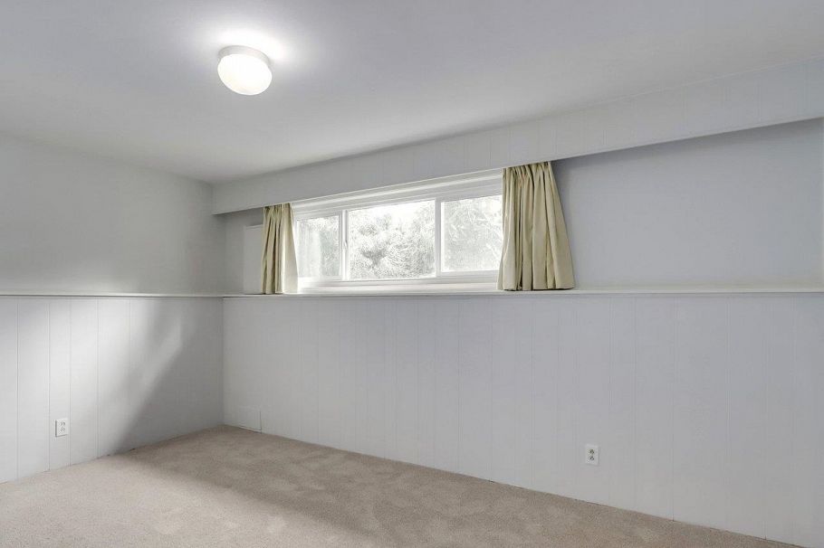 2984 Plymouth Drive North Vancouver, BC - 30