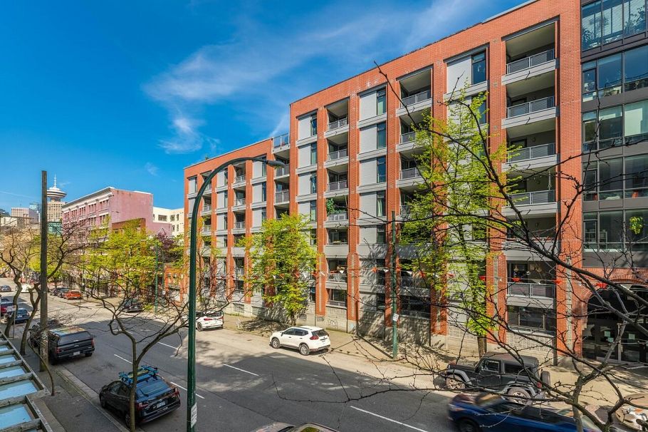 209 168 Powell Street Vancouver, BC - 25