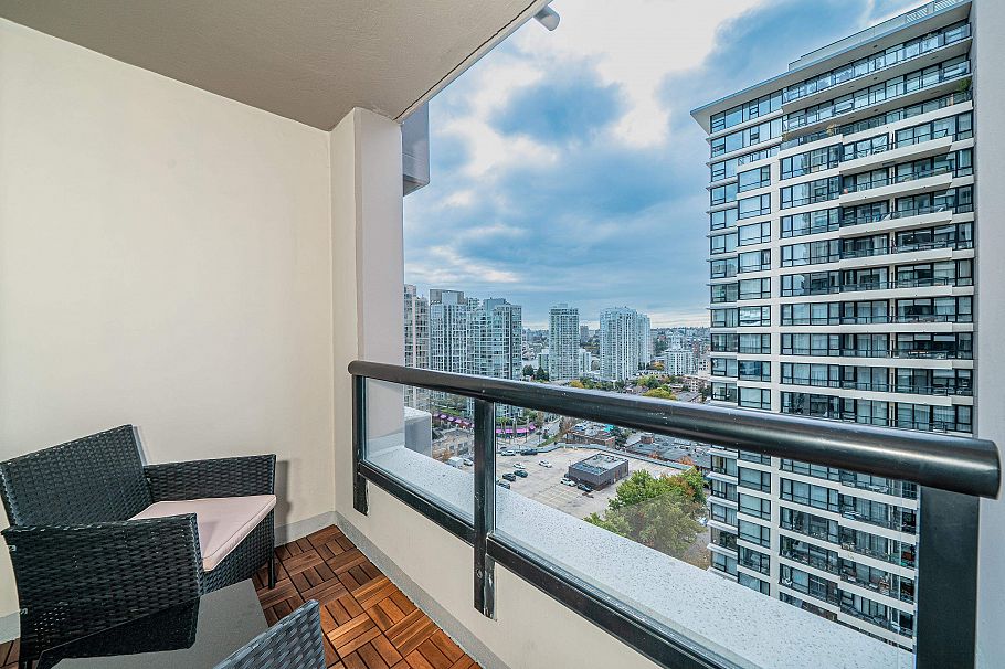 2105 909 Mainland Street Vancouver, BC - 24
