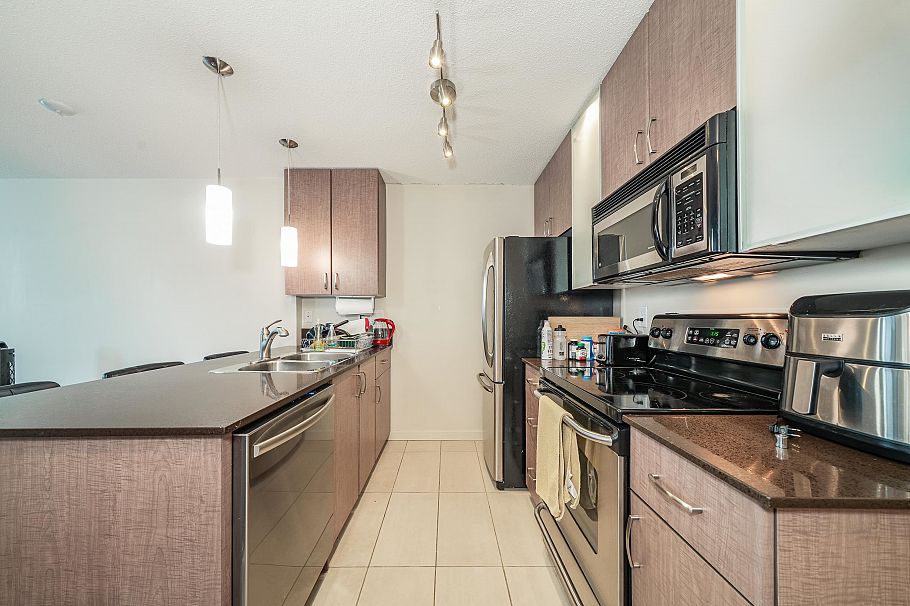 2105 909 Mainland Street Vancouver, BC - 11