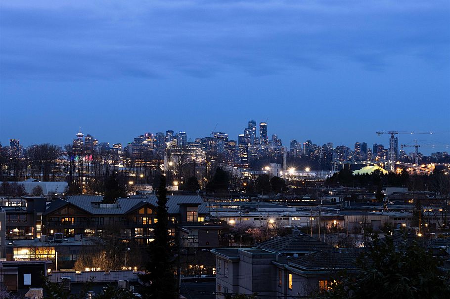 1095 W Keith Road North Vancouver, BC - 36