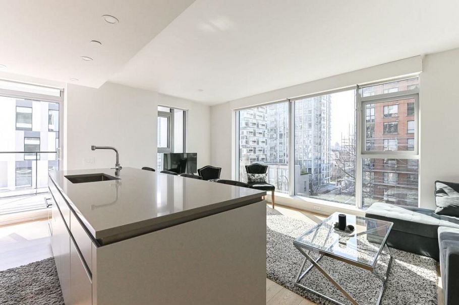 402 889 Pacific Street Vancouver, BC - 5