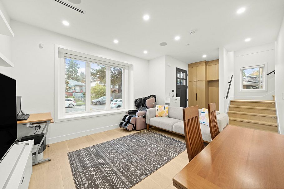 552 E 58th Avenue Vancouver, BC - 9