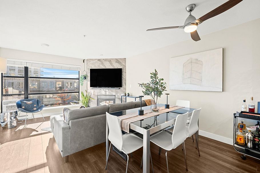 410 124 W 3rd Street North Vancouver, BC - 2