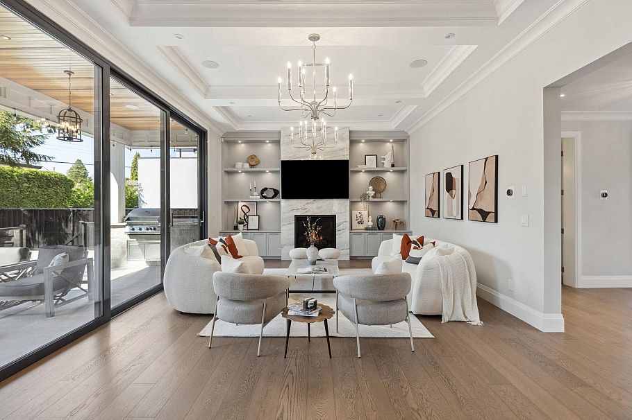 939 Forest Hills Drive North Vancouver, BC - 4