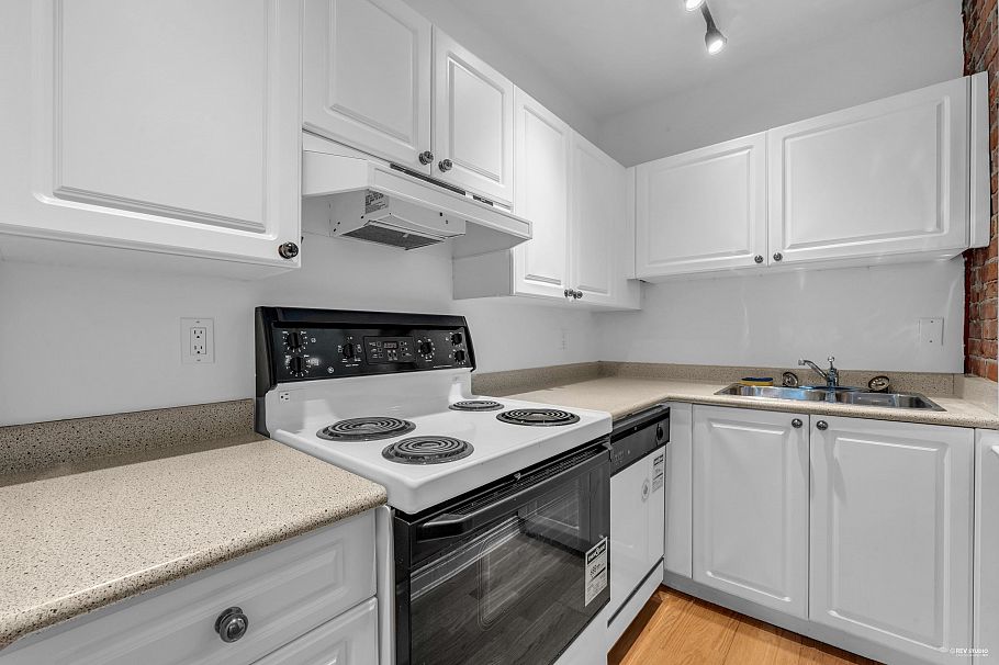 301 233 Abbott Street Vancouver, BC - 18