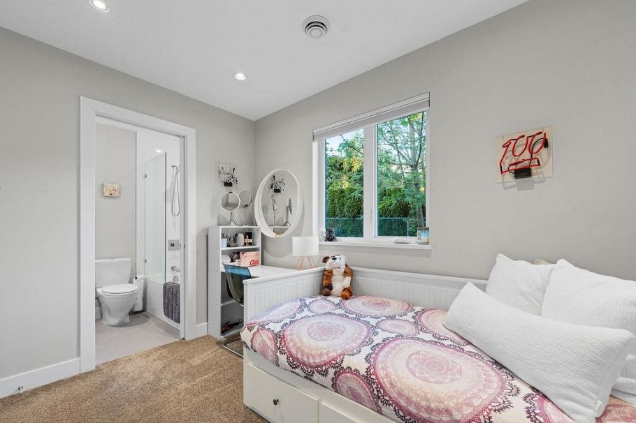 105 Monte Vista Court North Vancouver, BC - 26