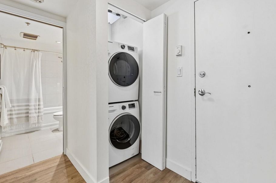 209 168 Powell Street Vancouver, BC - 22