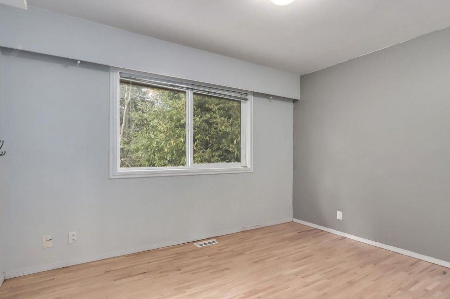 2984 Plymouth Drive North Vancouver, BC - 23