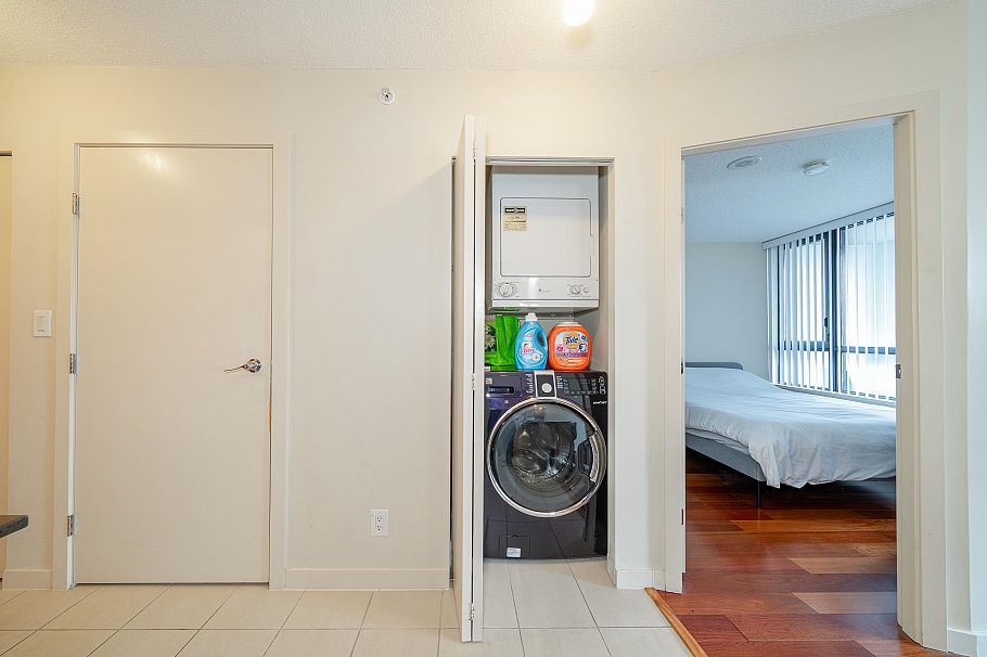 2105 909 Mainland Street Vancouver, BC - 7