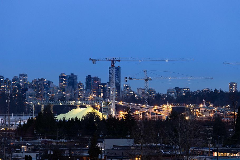 1095 W Keith Road North Vancouver, BC - 37