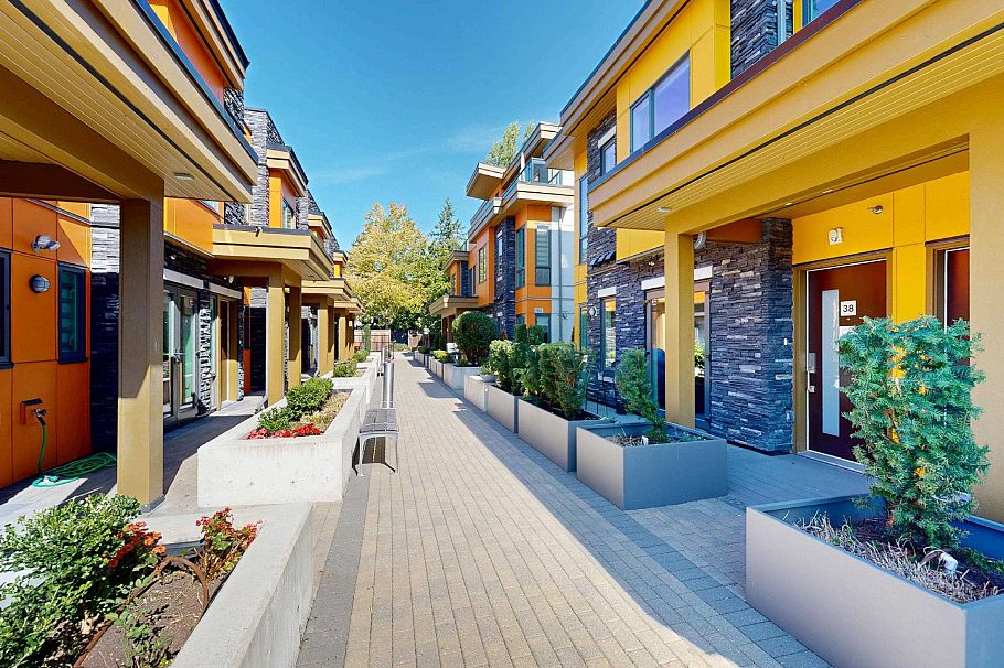 38 7567 Oak Street Vancouver, BC - 2