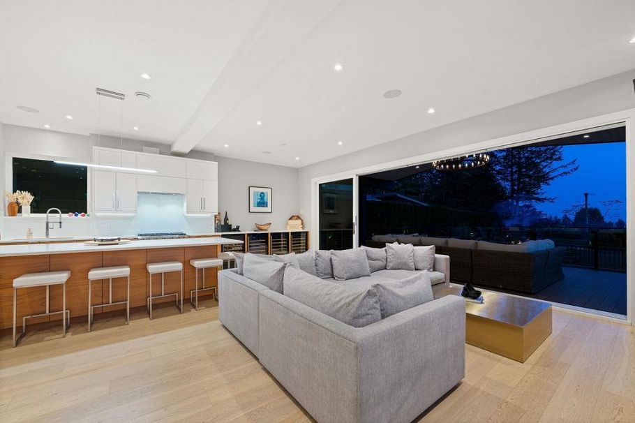 105 Monte Vista Court North Vancouver, BC - 12